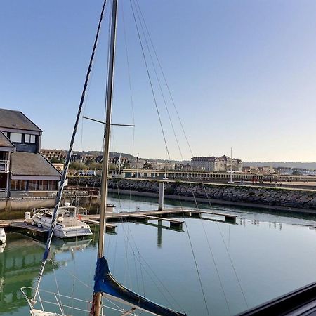 Sublime Apartment Facing The Port & Planches Довил Екстериор снимка