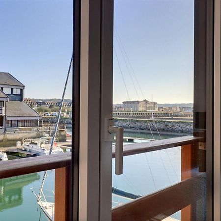 Sublime Apartment Facing The Port & Planches Довил Екстериор снимка